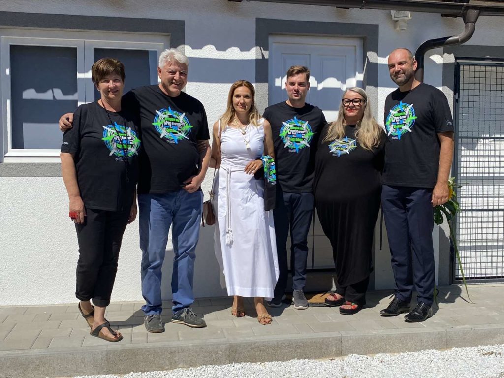 cres beli bjeloglavi sup (1) cres beli bjeloglavi sup (1)