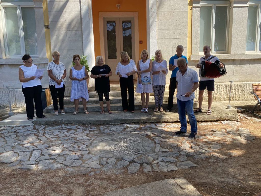 cres beli bjeloglavi sup (6) cres beli bjeloglavi sup (6)