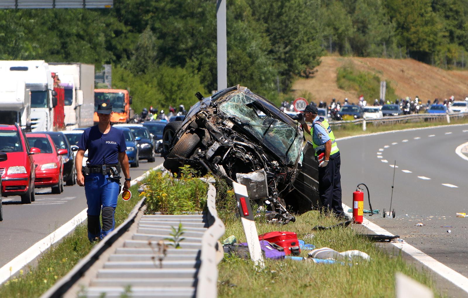 U prometnoj nesreći na autocesti A1 poginula jedna osoba, više ih je ozlijeđeno
