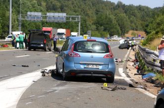 U prometnoj nesreći na autocesti A1 poginula jedna osoba, više ih je ozlijeđeno