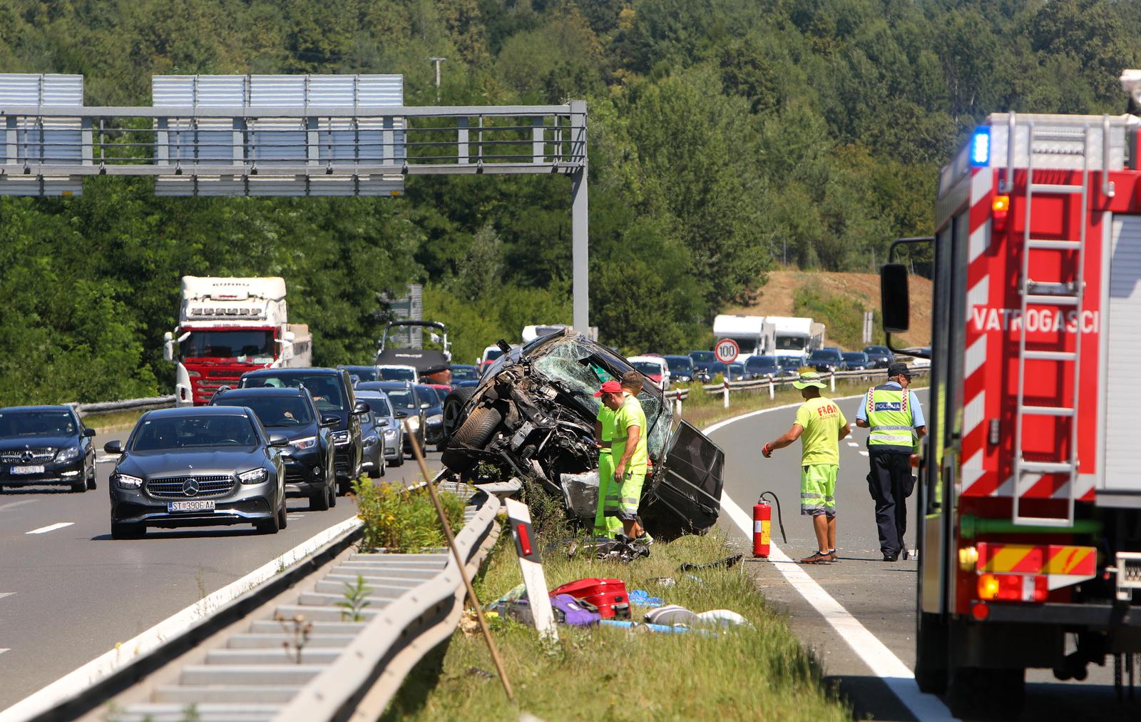 U prometnoj nesreći na autocesti A1 poginula jedna osoba, više ih je ozlijeđeno