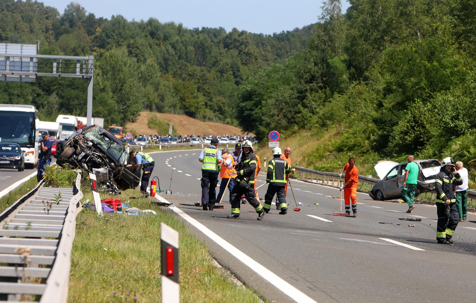 U prometnoj nesreći na autocesti A1 poginula jedna osoba, više ih je ozlijeđeno