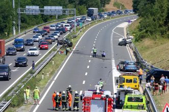 U prometnoj nesreći na autocesti A1 poginula jedna osoba, više ih je ozlijeđeno