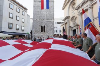 Rijeka: Bakljada na Trsatskoj gradini povodom  obilježavanja Dana pobjede, Dana domovinske zahvalnosti i Dana hrvatskih branitelja