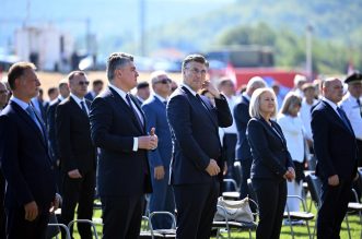 Knin: Zoran Milanović i Andrej Plenković zajedno u prvom redu na obljetnici Oluje