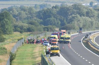 Teška nesreća na A4: Sletio autobus, više poginulih, veći broj teško ozlijeđenih