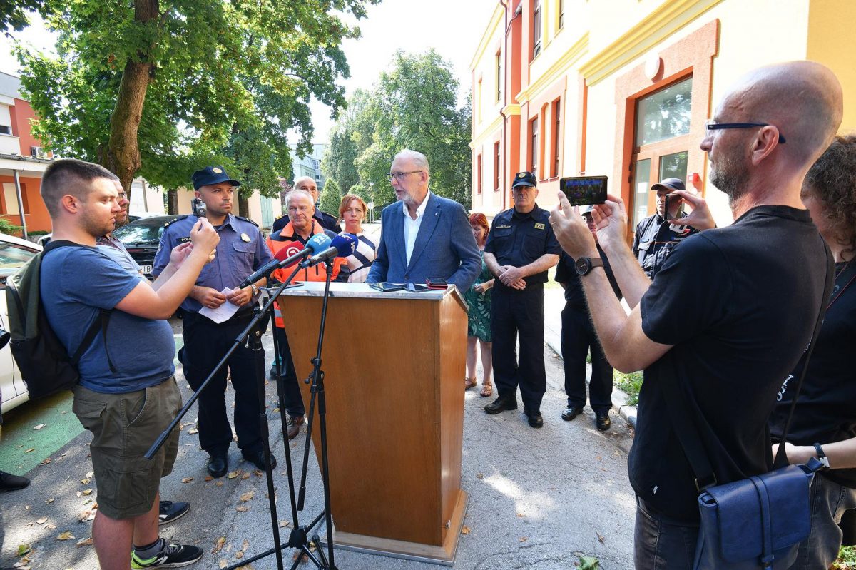 Potpredsjednik vlade i ministar unutarnjih poslova Davor Božinović potvrdio je da je u bolnici preminula još jedna osoba