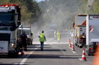 Učka: Sudarila se dva kombija i cisterna, jedna osoba poginula