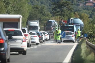 Učka: Sudarila se dva kombija i cisterna, jedna osoba poginula