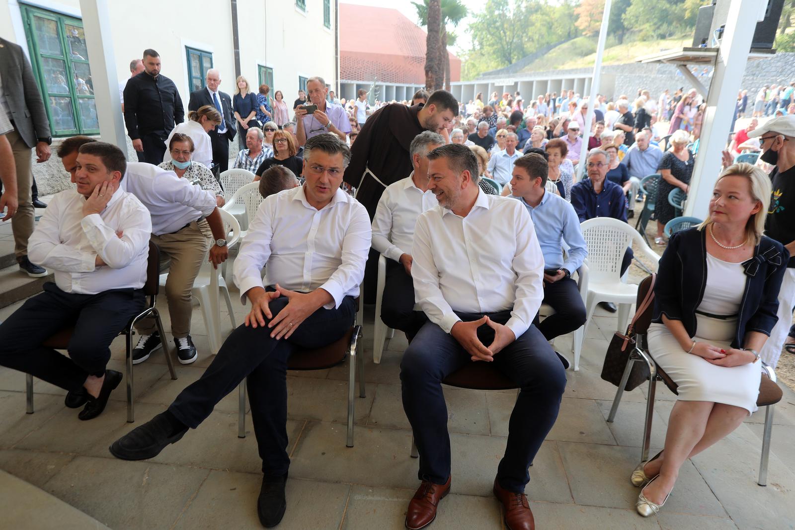Premijer Plenković na misi u Svetištu Majke Božje Trsatske povodom blagdana Velike Gospe Premijer Plenković na misi u Svetištu Majke Božje Trsatske povodom blagdana Velike Gospe