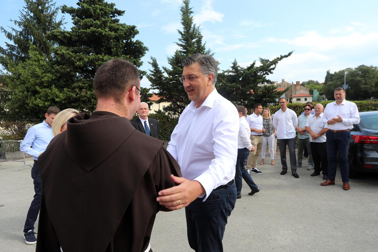 Premijer Plenković na misi u Svetištu Majke Božje Trsatske povodom blagdana Velike Gospe Premijer Plenković na misi u Svetištu Majke Božje Trsatske povodom blagdana Velike Gospe