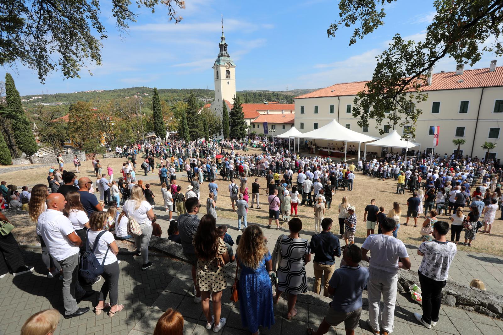 Premijer Plenković na misi u Svetištu Majke Božje Trsatske povodom blagdana Velike Gospe Premijer Plenković na misi u Svetištu Majke Božje Trsatske povodom blagdana Velike Gospe