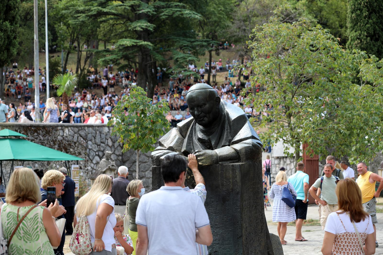 Premijer Plenković na misi u Svetištu Majke Božje Trsatske povodom blagdana Velike Gospe Premijer Plenković na misi u Svetištu Majke Božje Trsatske povodom blagdana Velike Gospe