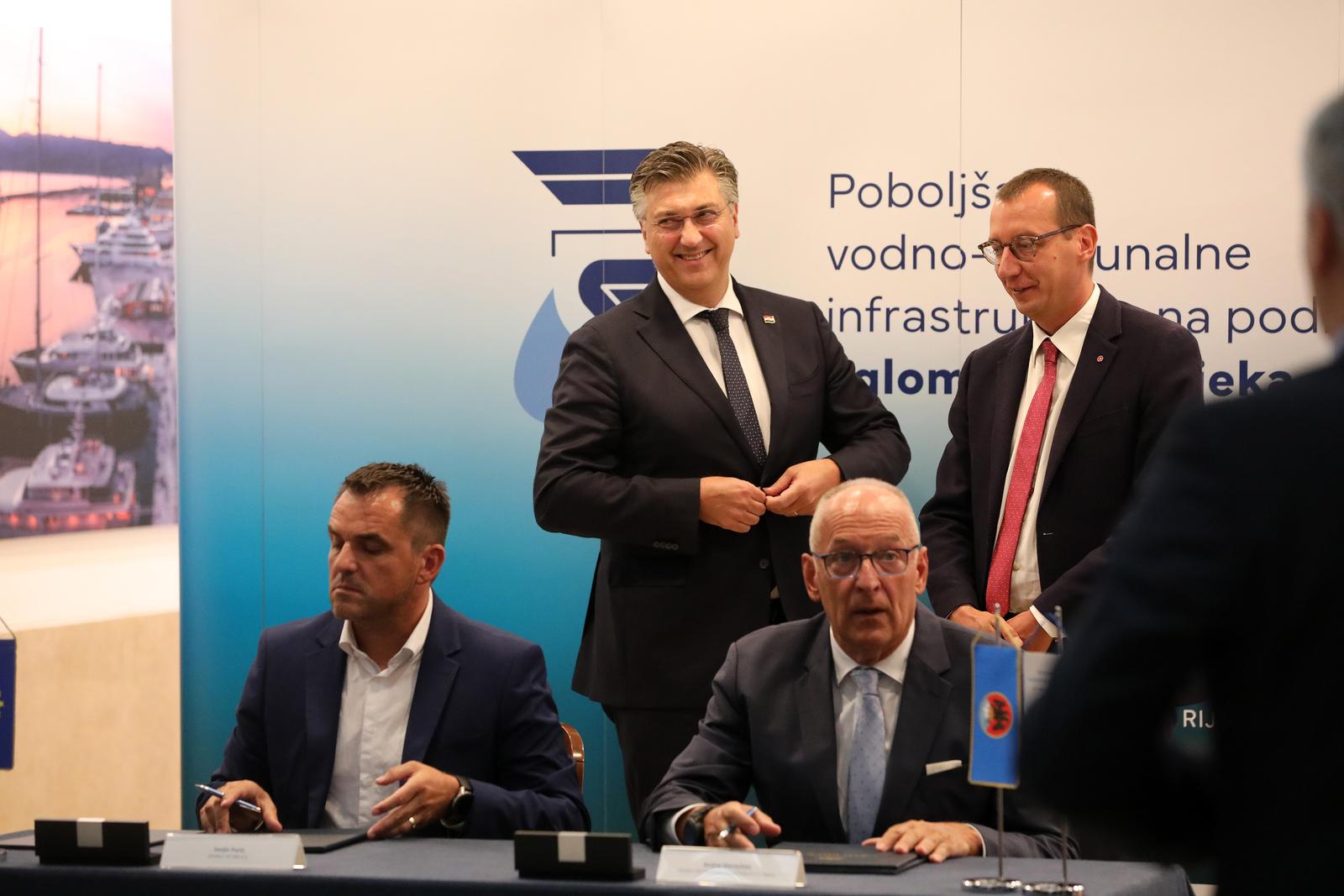 Rijeka: Premijer Plenković i ministri Butković i Filipović posjetili su grad Rijeku i sklopili ugovor o poboljšanju vodno-komunalne infrastrukture Rijeka: Premijer Plenković i ministri Butković i Filipović posjetili su grad Rijeku i sklopili ugovor o poboljšanju vodno-komunalne infrastrukture