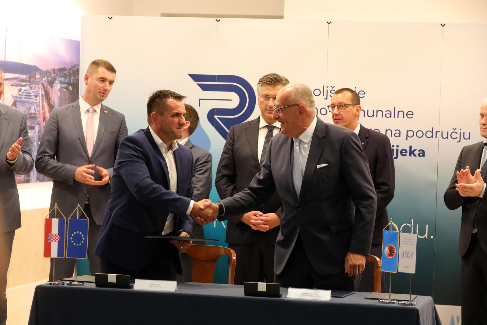 Rijeka: Premijer Plenković i ministri Butković i Filipović posjetili su grad Rijeku i sklopili ugovor o poboljšanju vodno-komunalne infrastrukture Rijeka: Premijer Plenković i ministri Butković i Filipović posjetili su grad Rijeku i sklopili ugovor o poboljšanju vodno-komunalne infrastrukture