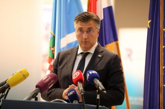 Rijeka: Premijer Plenković i ministri Butković i Filipović  posjetili su grad Rijeku  i sklopili ugovor o  poboljšanju vodno-komunalne infrastrukture