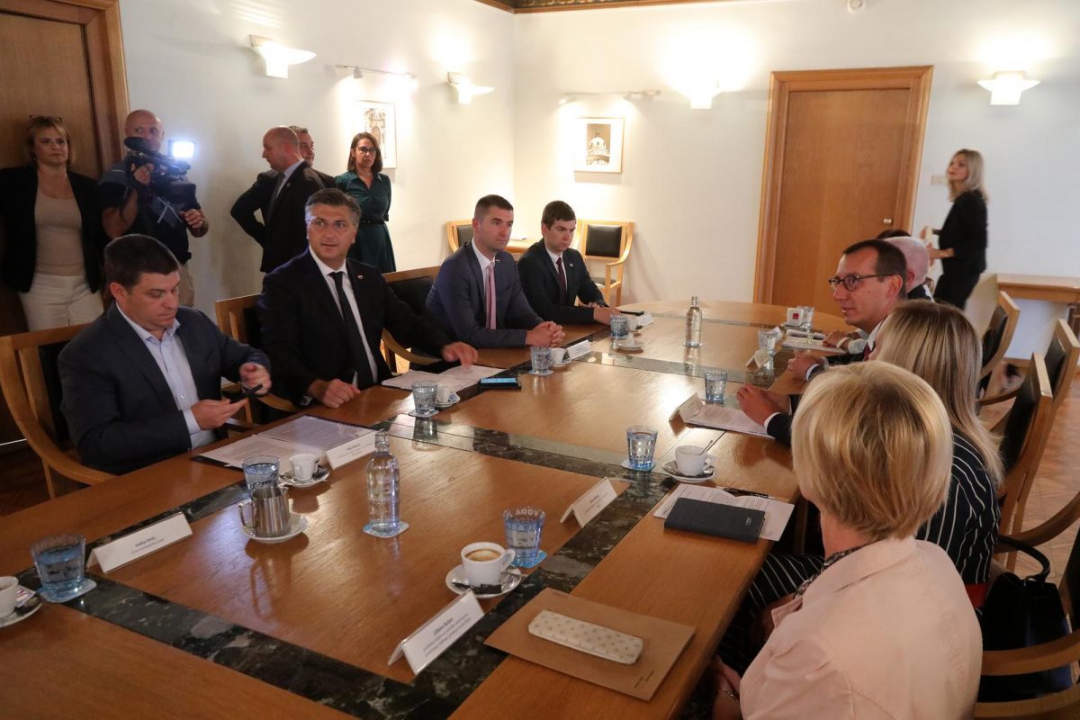 Rijeka: Premijer Plenković i ministri Butković i Filipović  posjetili su grad Rijeku  i sklopili ugovor o  poboljšanju vodno-komunalne infrastrukture