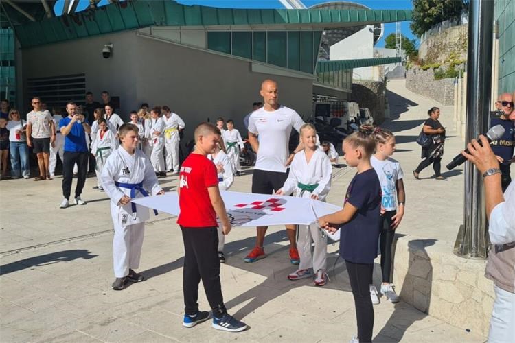 HOD-KANTRIDA-GLAVNA-Hrvatski-olimpijski-dan-na-Bazenima-Kantrida-3-1024×683