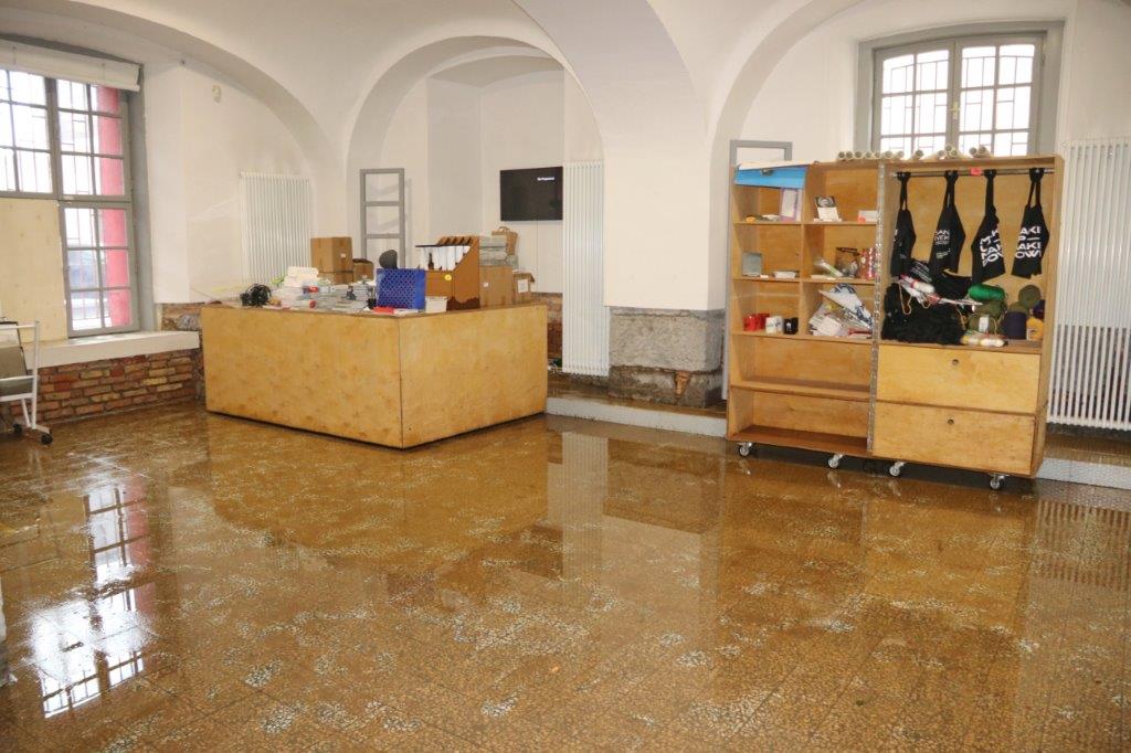 Obilazak-Art-kvarta-u-Benčiću-nakon-velike-poplave-i-kiše_2909-10 Obilazak-Art-kvarta-u-Benčiću-nakon-velike-poplave-i-kiše_2909-10