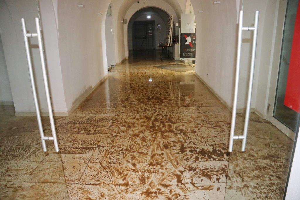 Obilazak-Art-kvarta-u-Benčiću-nakon-velike-poplave-i-kiše_2909-18 Obilazak-Art-kvarta-u-Benčiću-nakon-velike-poplave-i-kiše_2909-18