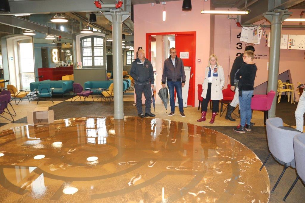 Obilazak-Art-kvarta-u-Benčiću-nakon-velike-poplave-i-kiše_2909-5 Obilazak-Art-kvarta-u-Benčiću-nakon-velike-poplave-i-kiše_2909-5