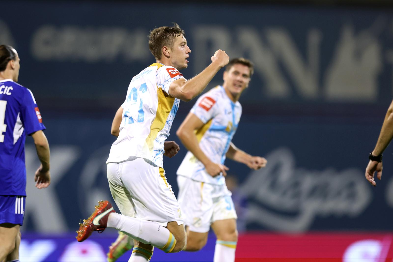 Dinamo i Rijeka sastali se u 8. kolu SuperSport HNL-a Dinamo i Rijeka sastali se u 8. kolu SuperSport HNL-a