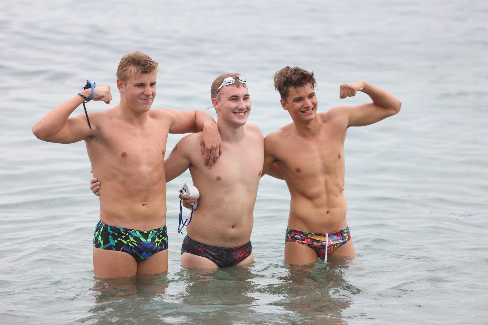 Osmo izdanje humanitarnog plivačkog maratona “Koga briga”, zaplivao i gradonačelnik Filipović