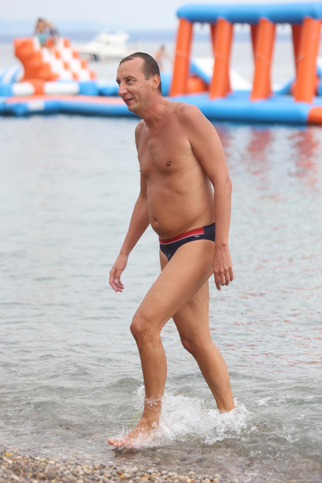 Osmo izdanje humanitarnog plivačkog maratona “Koga briga”, zaplivao i gradonačelnik Filipović