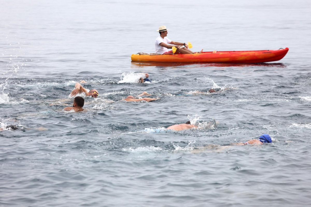 Osmo izdanje humanitarnog plivačkog maratona “Koga briga”, zaplivao i gradonačelnik Filipović