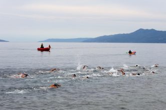 Osmo izdanje humanitarnog plivačkog maratona “Koga briga”, zaplivao i gradonačelnik Filipović