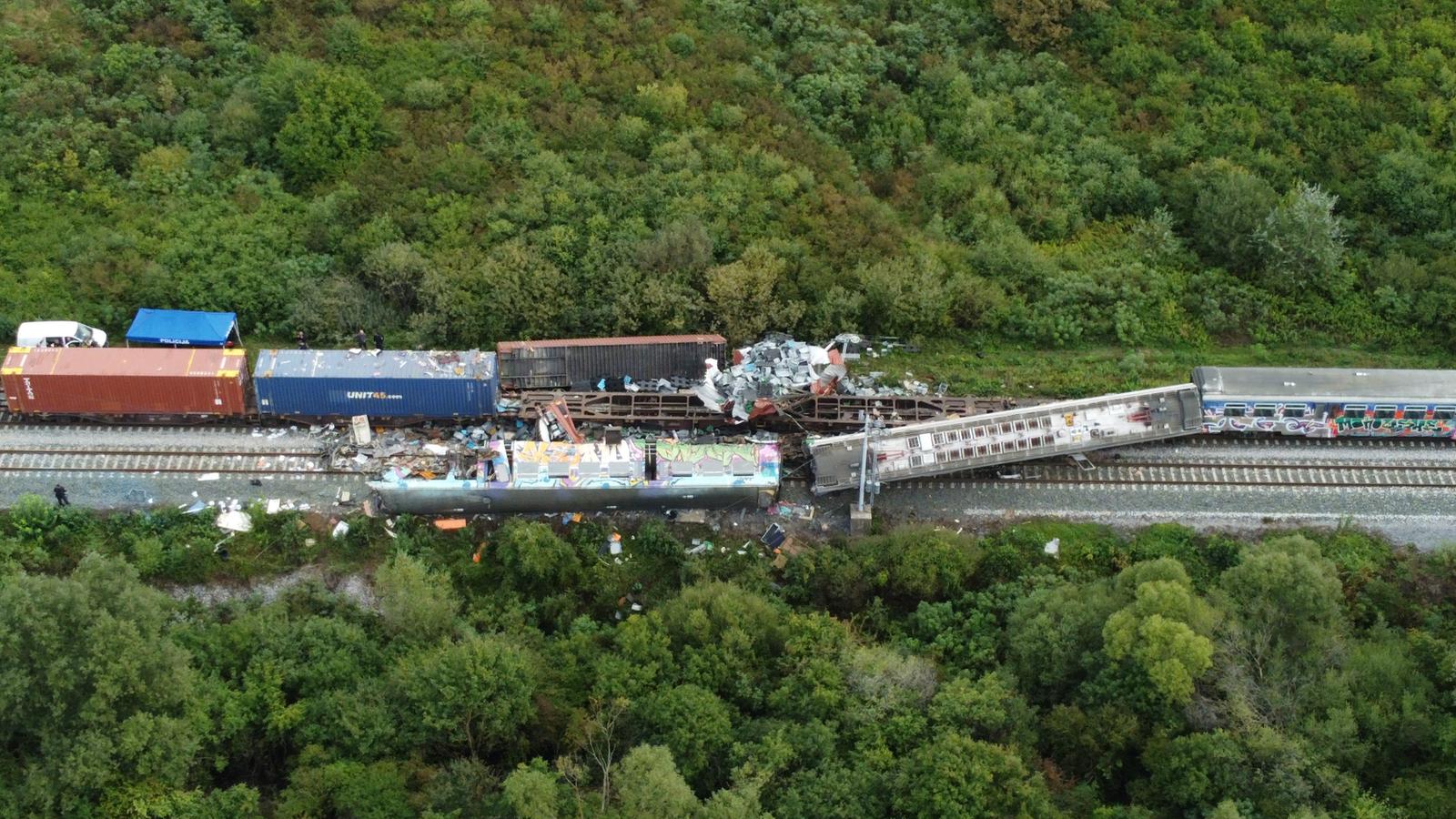 Nove fotografije iz zraka s mjesta nesreća putničkog i teretnog vlaka