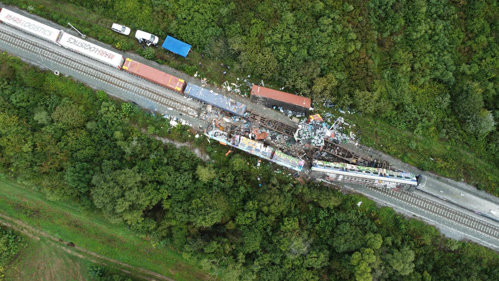 Nove fotografije iz zraka s mjesta nesreća putničkog i teretnog vlaka