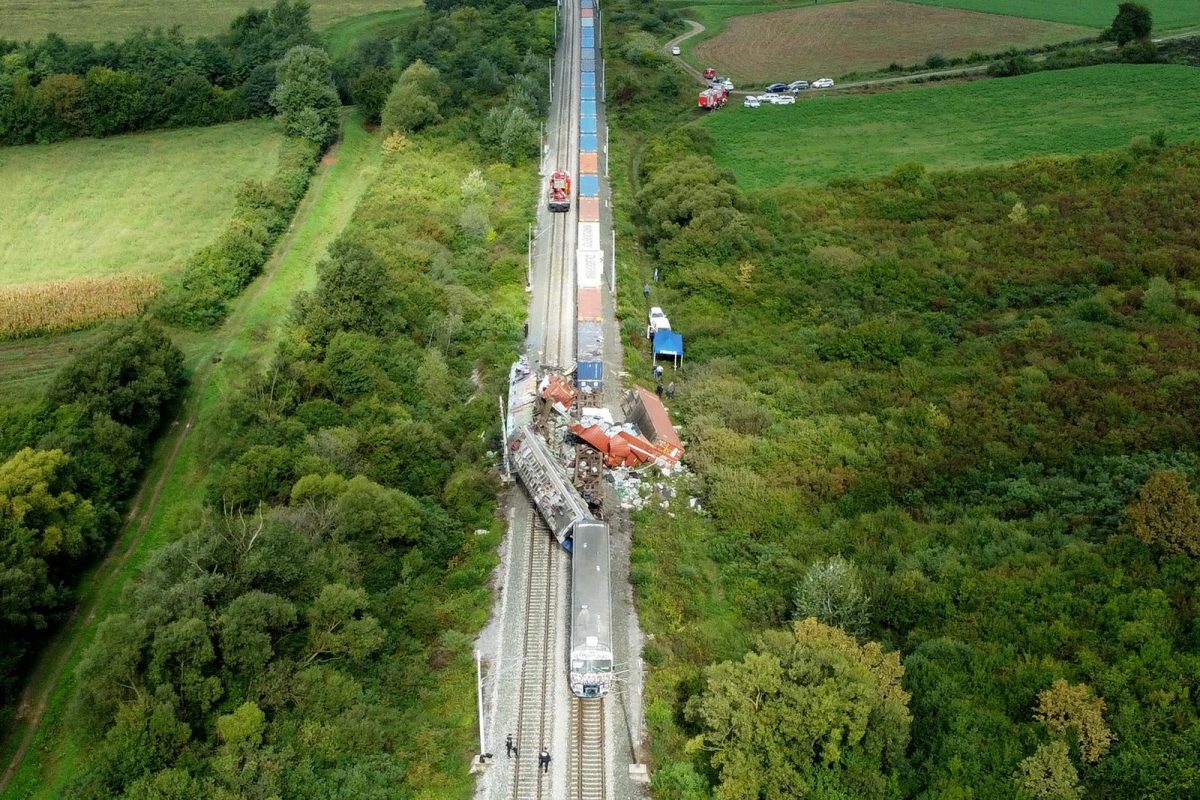 Nove fotografije iz zraka s mjesta nesreća putničkog i teretnog vlaka