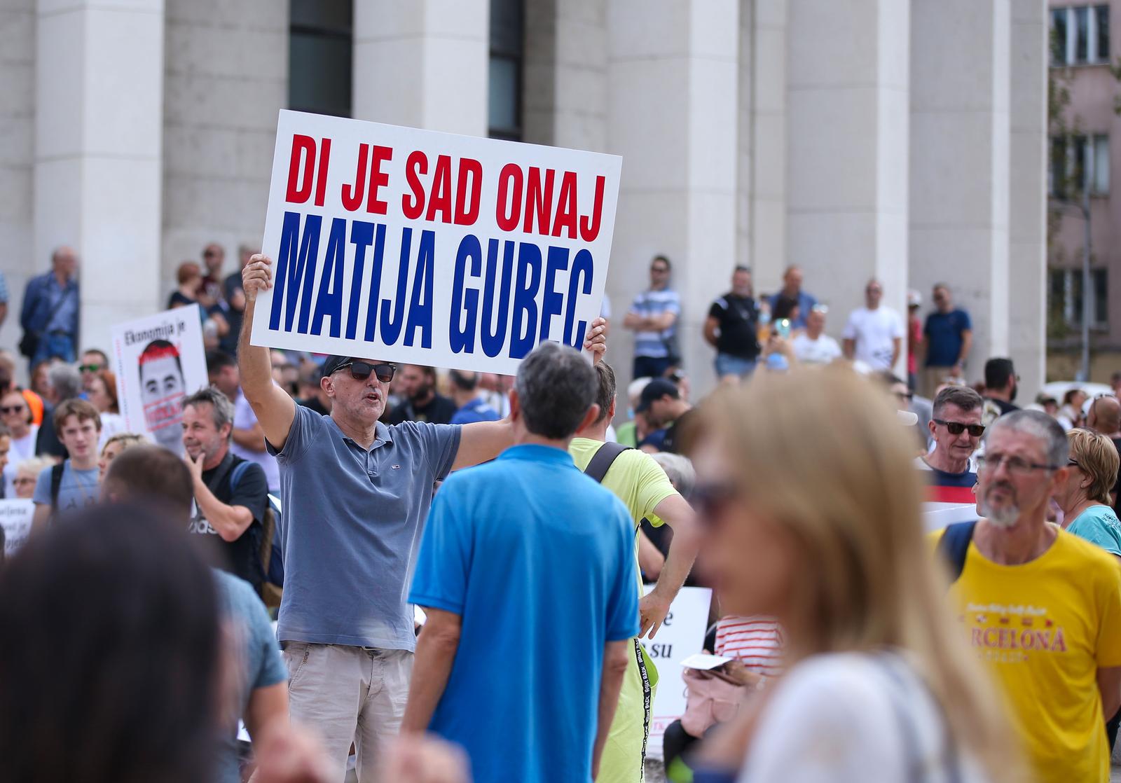 Zagreb: Održan prosvjed “Dajemo vam otkaz” ispred sjedišta HDZ-a