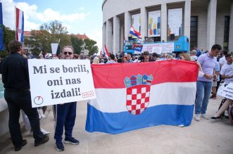 Zagreb: Održan prosvjed “Dajemo vam otkaz” ispred sjedišta HDZ-a