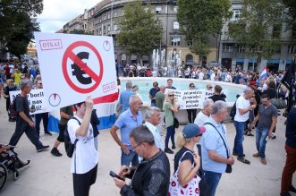 Zagreb: Održan prosvjed “Dajemo vam otkaz” ispred sjedišta HDZ-a