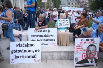 Zagreb: Održan prosvjed “Dajemo vam otkaz” ispred sjedišta HDZ-a