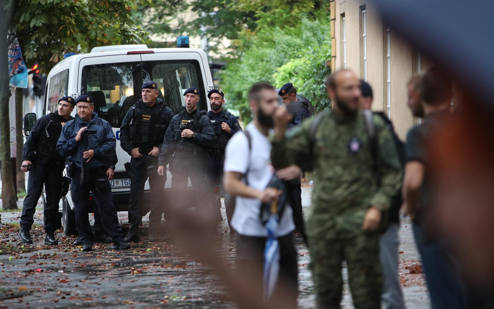 Zagreb: Uoči početka optužnog vijeća za Marka Franciškovića, okupili su se njegovi istomišljenici Zagreb: Uoči početka optužnog vijeća za Marka Franciškovića, okupili su se njegovi istomišljenici