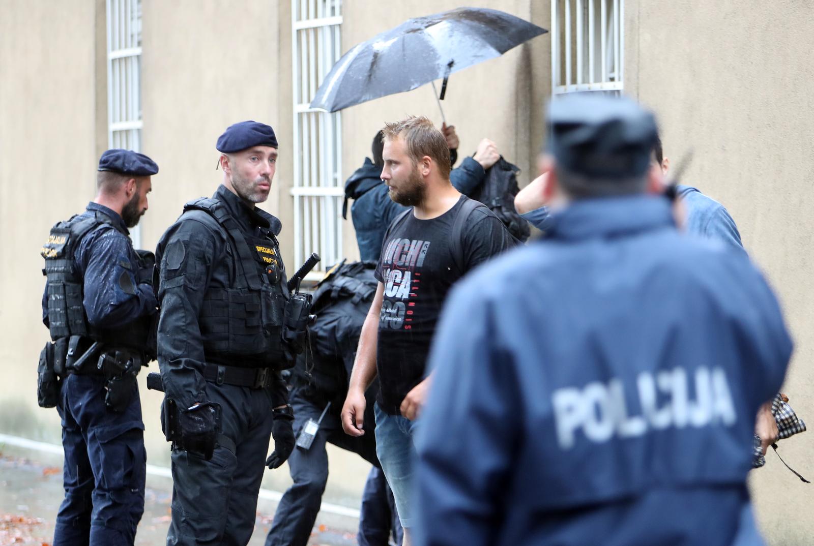 Zagreb: Uoči početka optužnog vijeća za Marka Franciškovića, okupili su se njegovi istomišljenici Zagreb: Uoči početka optužnog vijeća za Marka Franciškovića, okupili su se njegovi istomišljenici