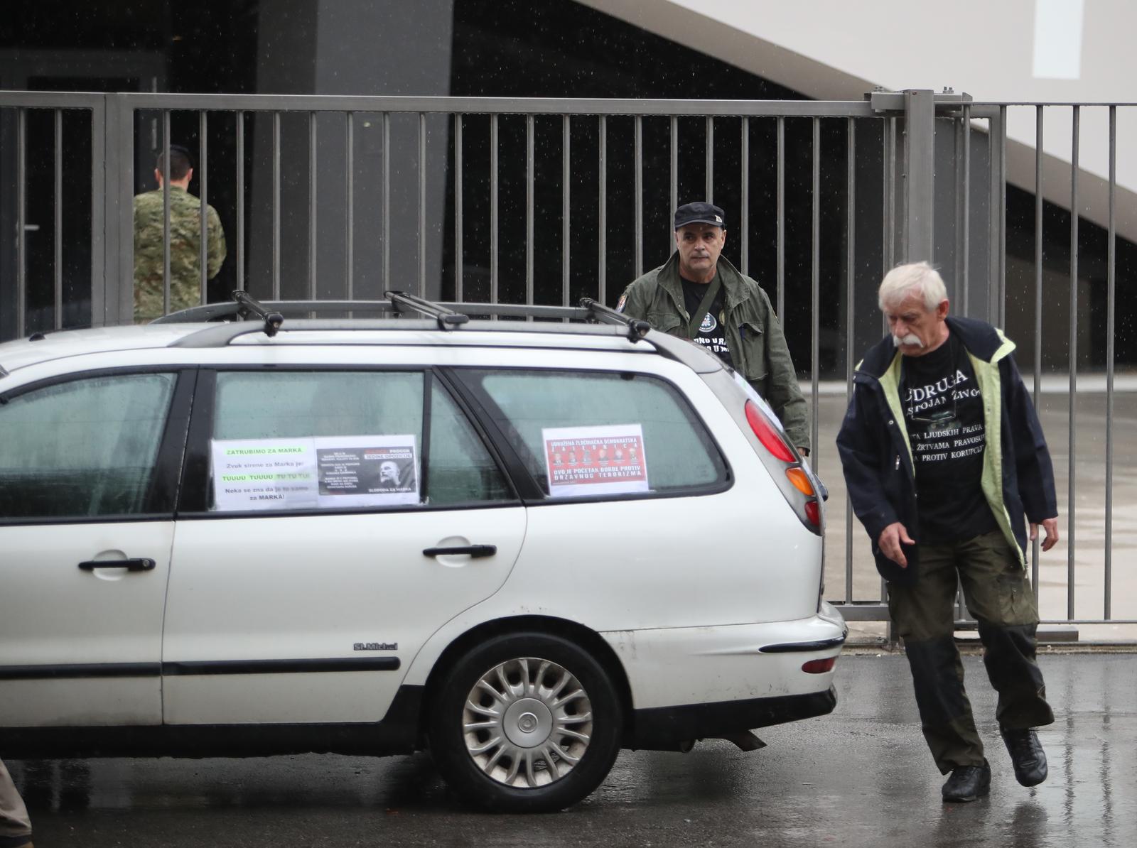 Zagreb: Uoči početka optužnog vijeća za Marka Franciškovića, okupili su se njegovi istomišljenici Zagreb: Uoči početka optužnog vijeća za Marka Franciškovića, okupili su se njegovi istomišljenici