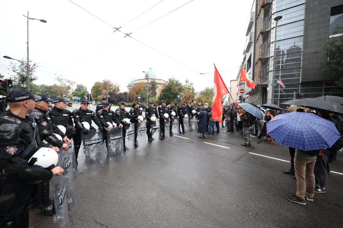 Beograd: Policija je blokirala protivnike Europrajda , ima privedenih