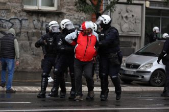 Beograd: Policija je blokirala protivnike Europrajda , ima privedenih