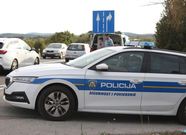 Automobil i motor sudjelovali u prometnoj nesreći na Jadranskoj magistrali kod Šibenika
