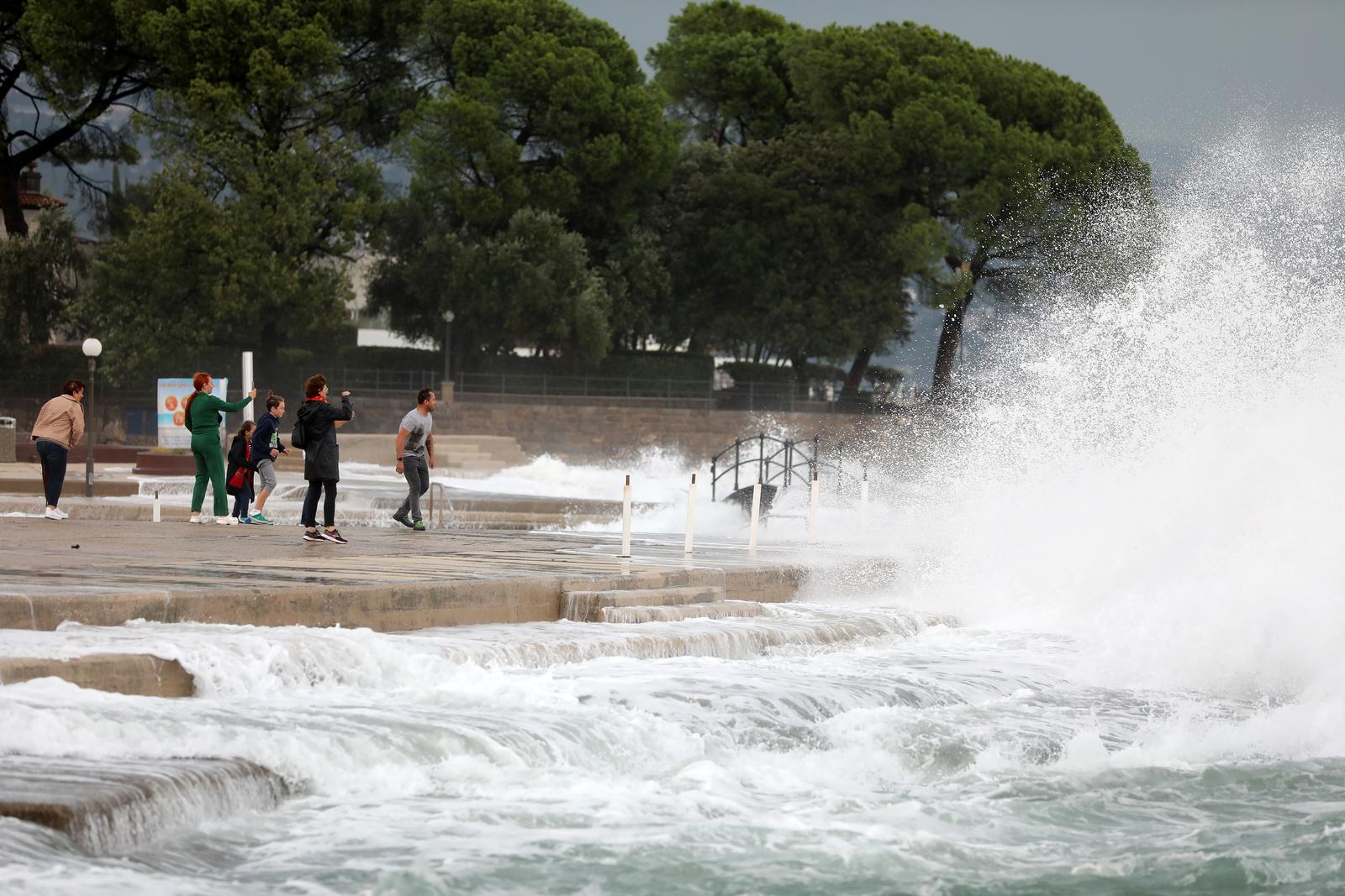 Olujno jugo u Opatiji