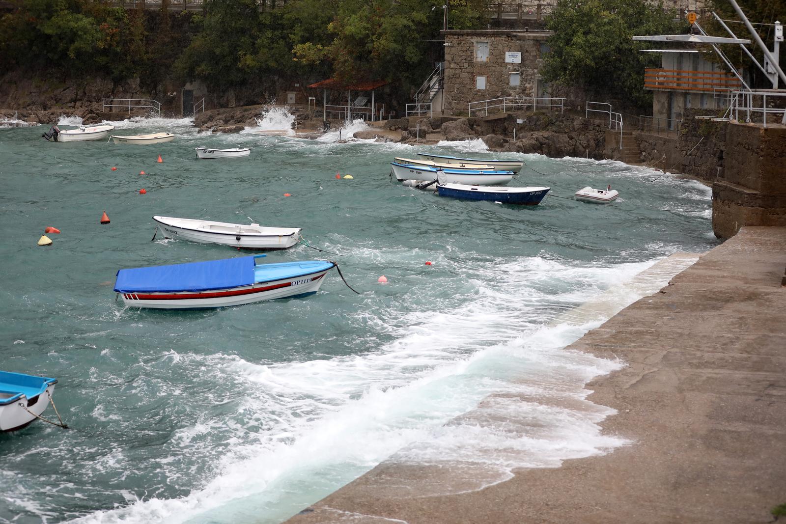 Olujno jugo u Opatiji