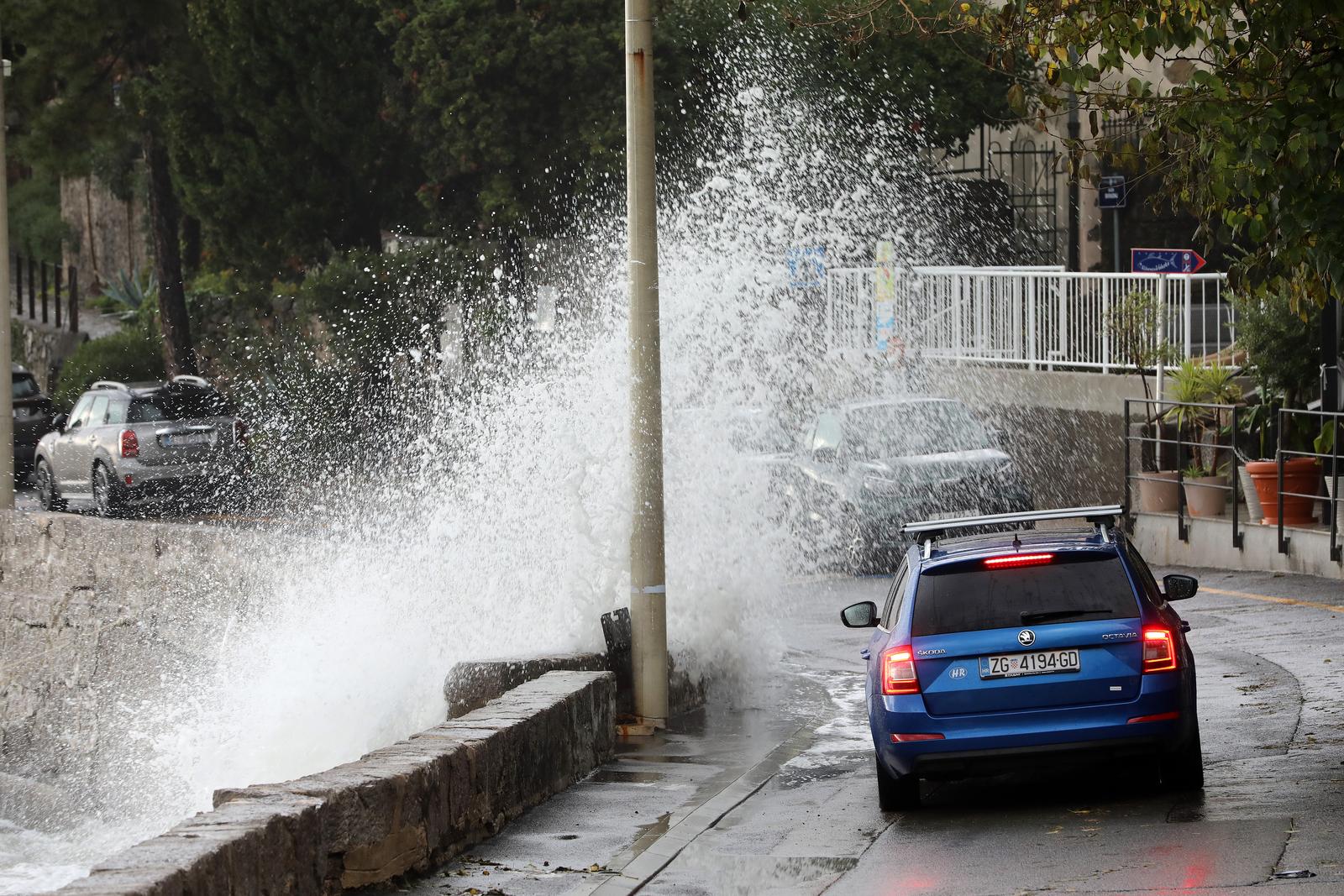 Olujno jugo u Opatiji