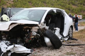 Zbog prometne nesreće prekinut je promet u mjestu Šparadići, sudarila su se tri automobila