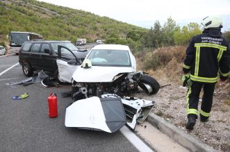 Zbog prometne nesreće prekinut je promet u mjestu Šparadići, sudarila su se tri automobila