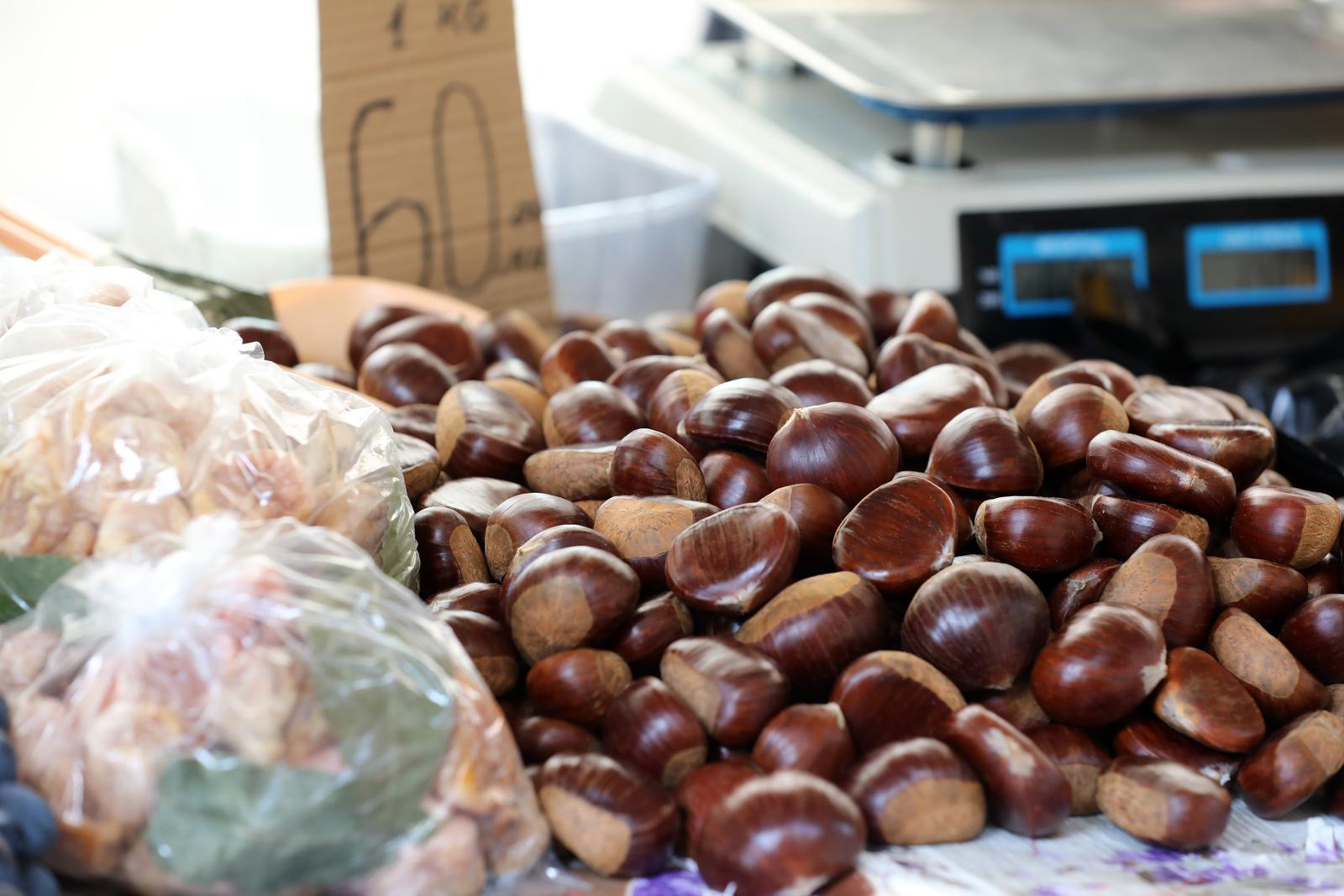 Rijeka: Prvi ovogodinji maruni stigli su na trnicu Rijeka: Prvi ovogodinji maruni stigli su na trnicu