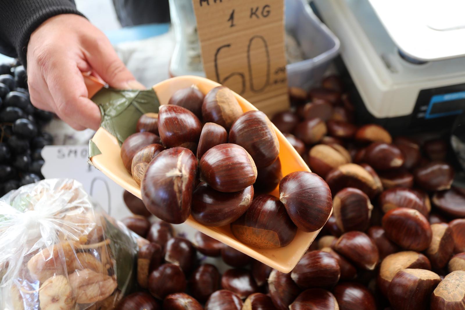 Rijeka: Prvi ovogodišnji maruni stigli su na tržnicu Rijeka: Prvi ovogodišnji maruni stigli su na tržnicu